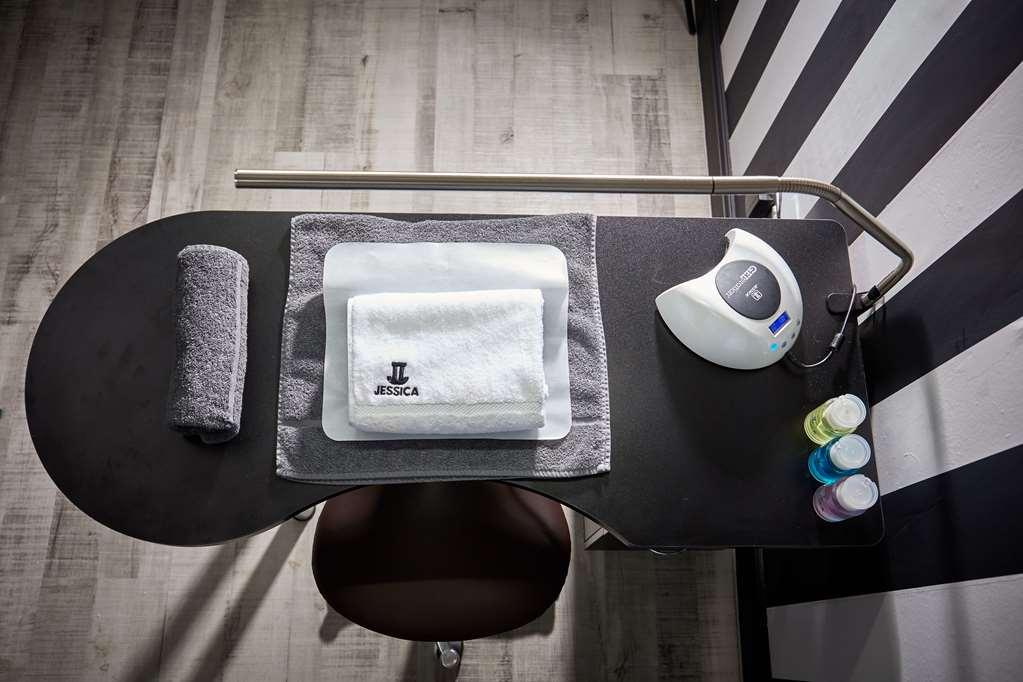 Village Hotel Manchester ハイド 設備 写真