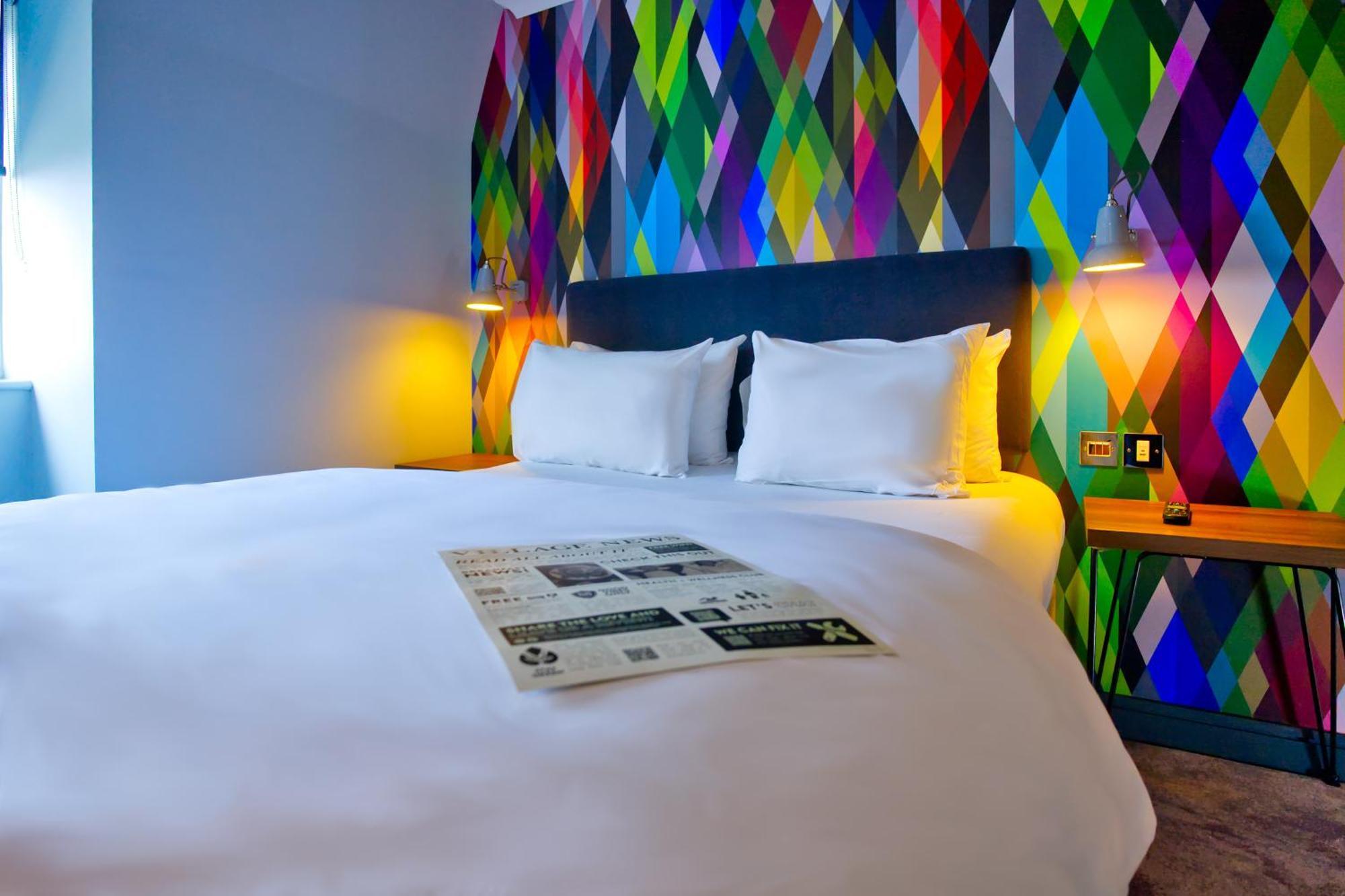 Village Hotel Manchester ハイド エクステリア 写真
