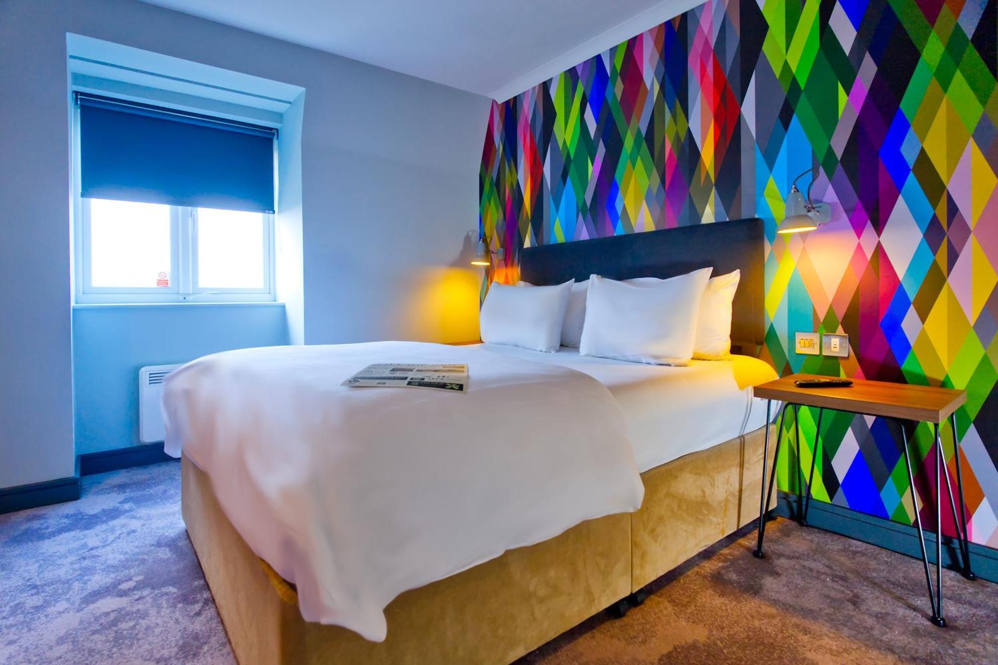 Village Hotel Manchester ハイド エクステリア 写真