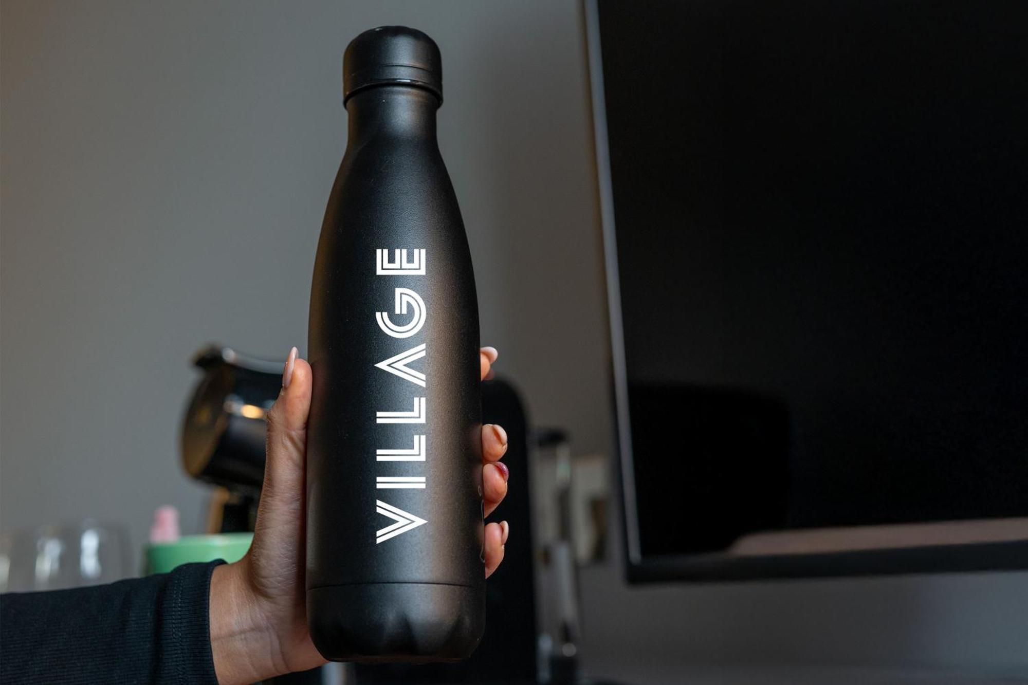 Village Hotel Manchester ハイド エクステリア 写真