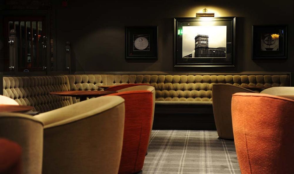 Village Hotel Manchester ハイド エクステリア 写真