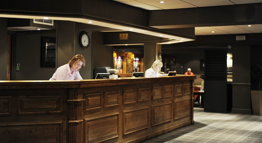 Village Hotel Manchester ハイド エクステリア 写真